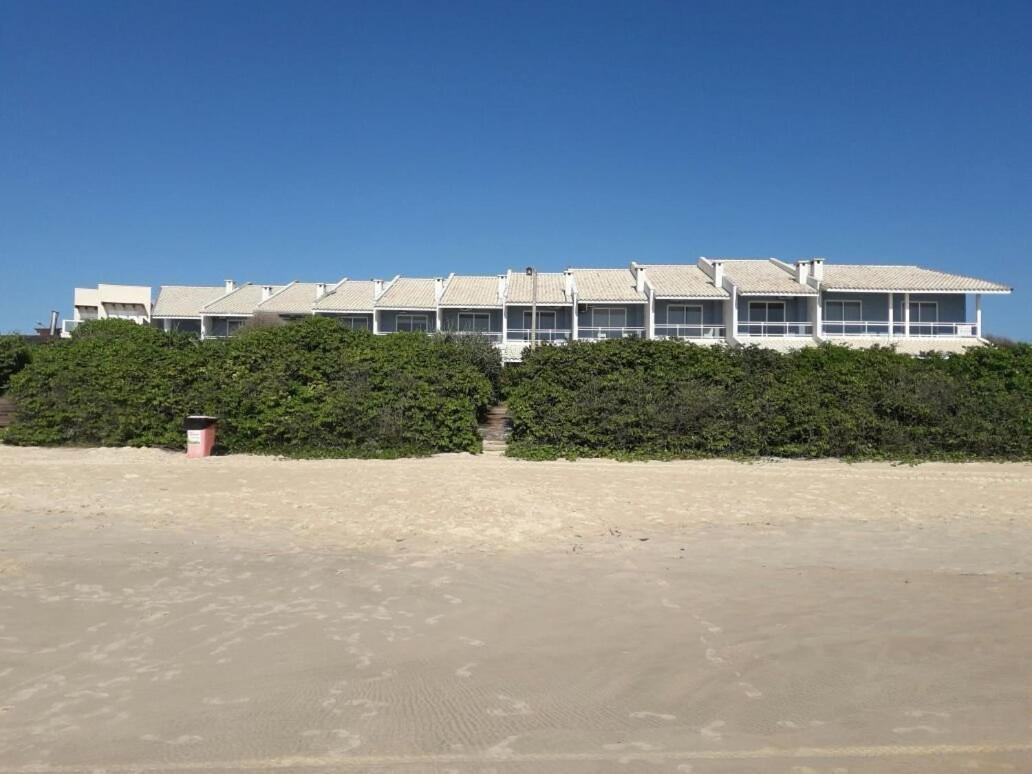 Sobrado Frente Ao Mar Mariscal Para 6 E 8 Pessoas Бомбиняс Екстериор снимка